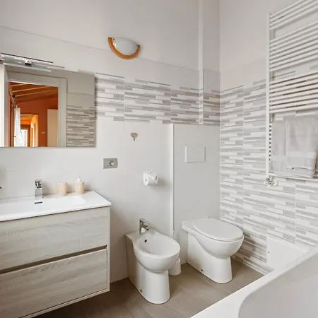 Apartment Le Finestre Sul - Maggiore Estate By Ginin