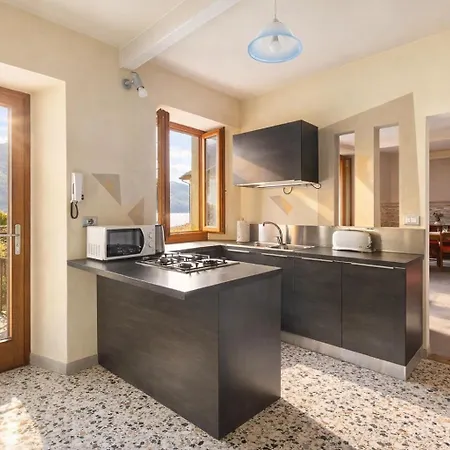 Le Finestre Sul - Maggiore Estate By Ginin Apartman